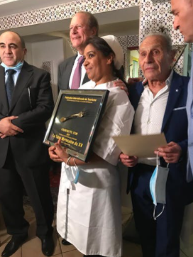 Bouchra Atlani reçoit le trophée de la Fourchette d'Or