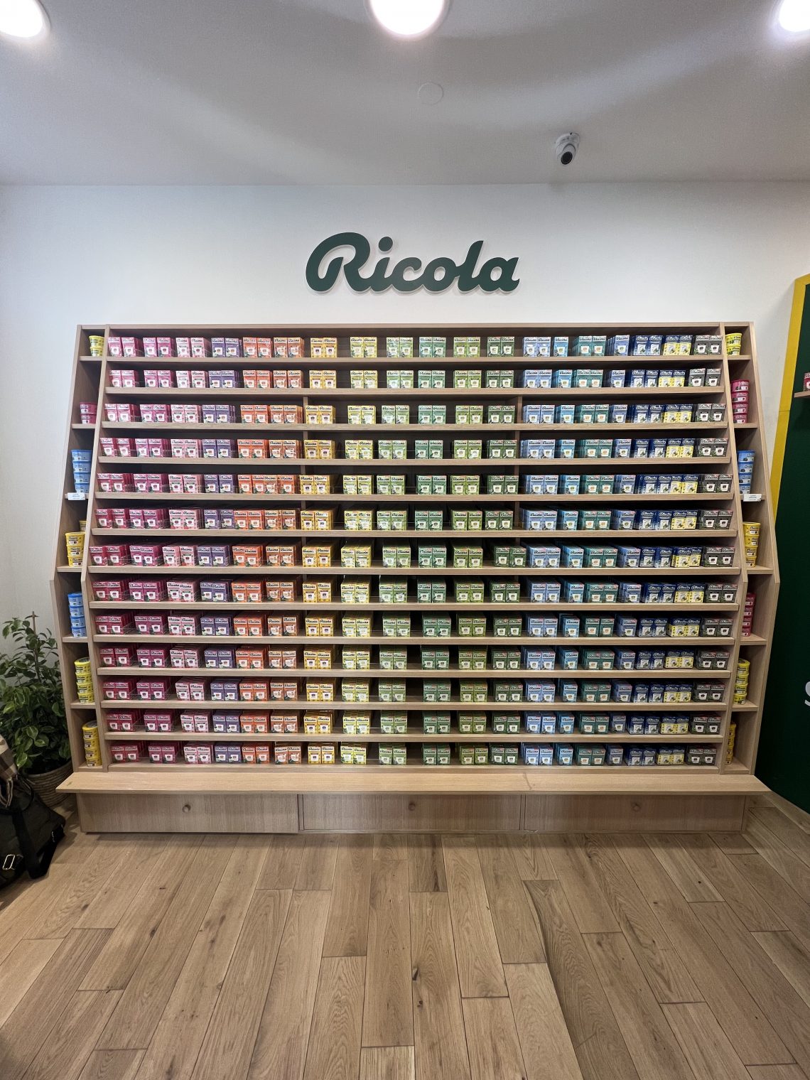 Ricola ouvre sa première boutique à Paris