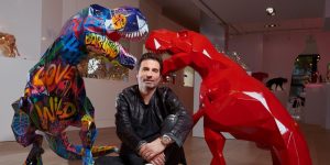 Richard Orlinski avec ses oeuvres contemporaines