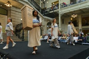 chaussettes solidaires défilé 2024