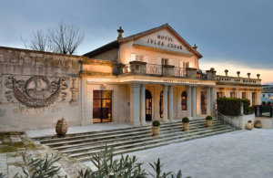 Exposition à l'Hôtel Jules César - MGallery à Arles