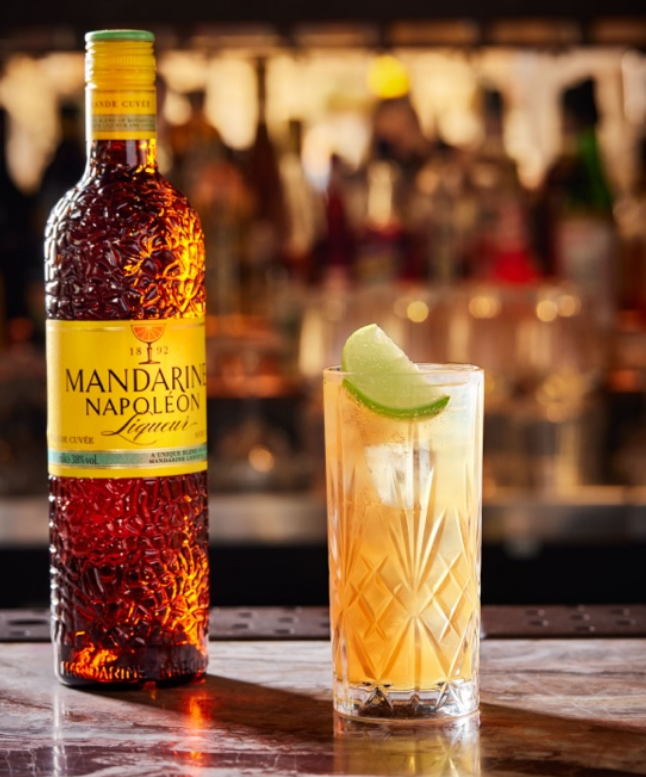 Mandarine Napoléon est une liqueur idéale pour réaliser des cocktails