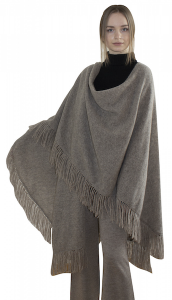 Poncho frangé : 520€
