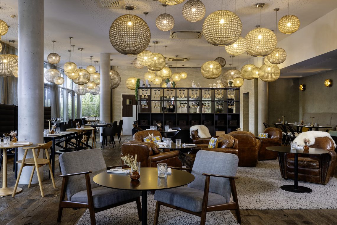 restaurant