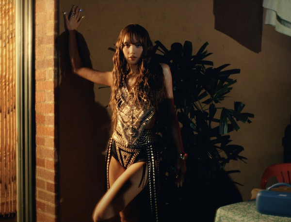LISA ON AURA TOUT VU