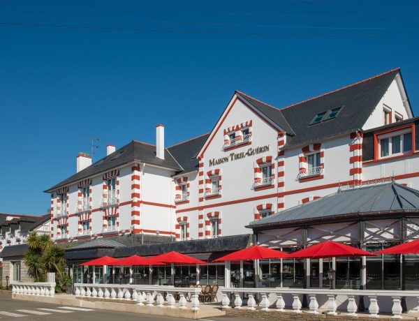Façade du Domaine du Limonay Saint-Malo, hôtel The Originals Hotels, entre architecture bretonne et élégance contemporaine