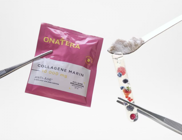 Onatera, collagène marin avec tube à essaie, fruits rouge et poudre blanche dans une cuillère