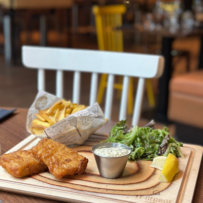 Fish & chips sur une planche