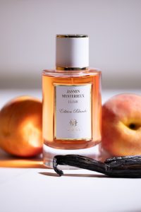 Maison Maïssa, bouteille parfum Jasmin mystérieux avec pêches et gousses de vanille