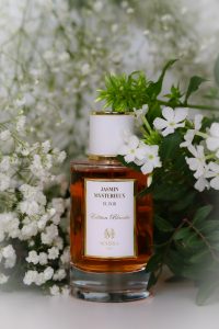 Maison Maïssa, bouteille parfum Jasmin mystérieux avec fleurs de jasmin