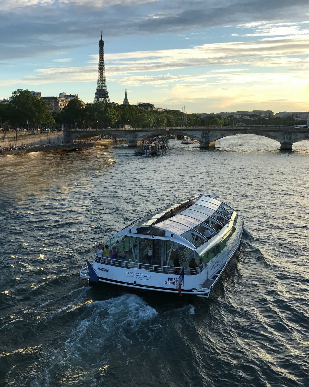 Batobus Paris Tour Eiffel coucher de soleil
