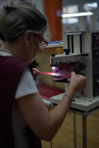 Fabrication main d' un sac Aureus