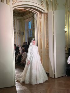 Robe de mariée signée Aynaeva. ©Tanya Dollin