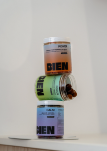 Les 3 pots de gummies de la gamme BIEN pour le calme, la concentration, l'énergie et un meilleur sommeil