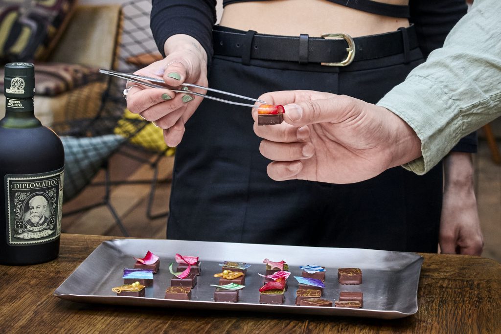 Residencia Diplomático Paris atelier cocktail
