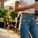 FreshMagazine - Cette ceinture chaîne repérée chez Celine transforme instantanément le look le plus simple de l'été