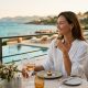 Cheval Blanc, seul hôtel à Saint-Tropez les pieds dans l'eau, abrite la seule table 3 étoiles de la Côte d'Azur