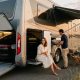 Ce camping-car de luxe de 35 m² embarque un garage pour Porsche 911 et s'affiche à 2,2 millions d'euros