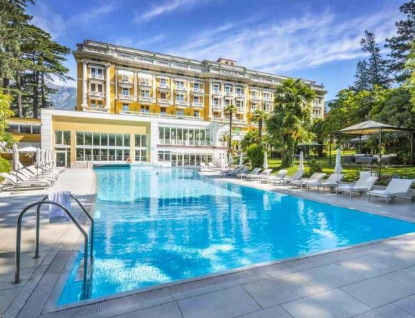 « Palace Merano est une seconde maison » : Zinédine Zidane raconte ce palace des Alpes italiennes où il revient depuis 30 ans