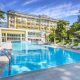 « Palace Merano est une seconde maison » : Zinédine Zidane raconte ce palace des Alpes italiennes où il revient depuis 30 ans