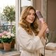 La brosse soufflante Revlon passe au rose et promet 36% de casse en moins pour 54,90€