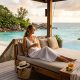 Aux Seychelles, cette île confidentielle abrite un lodge où les villas s'ouvrent sur une plage privée