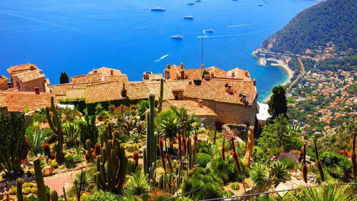 Ce village perché entre Nice et Monaco détrône Saint-Tropez côté photos et panoramas