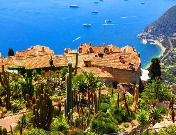 Ce village perché entre Nice et Monaco détrône Saint-Tropez côté photos et panoramas