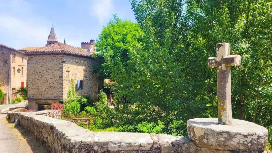Ce village du Tarn cache une cité médiévale classée parmi les plus beaux de France