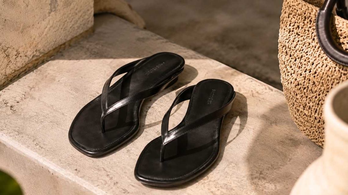 Massimo Dutti bouscule Chanel et Dior avec ces sandales minimalistes à 90€