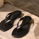 Massimo Dutti bouscule Chanel et Dior avec ces sandales minimalistes à 90€