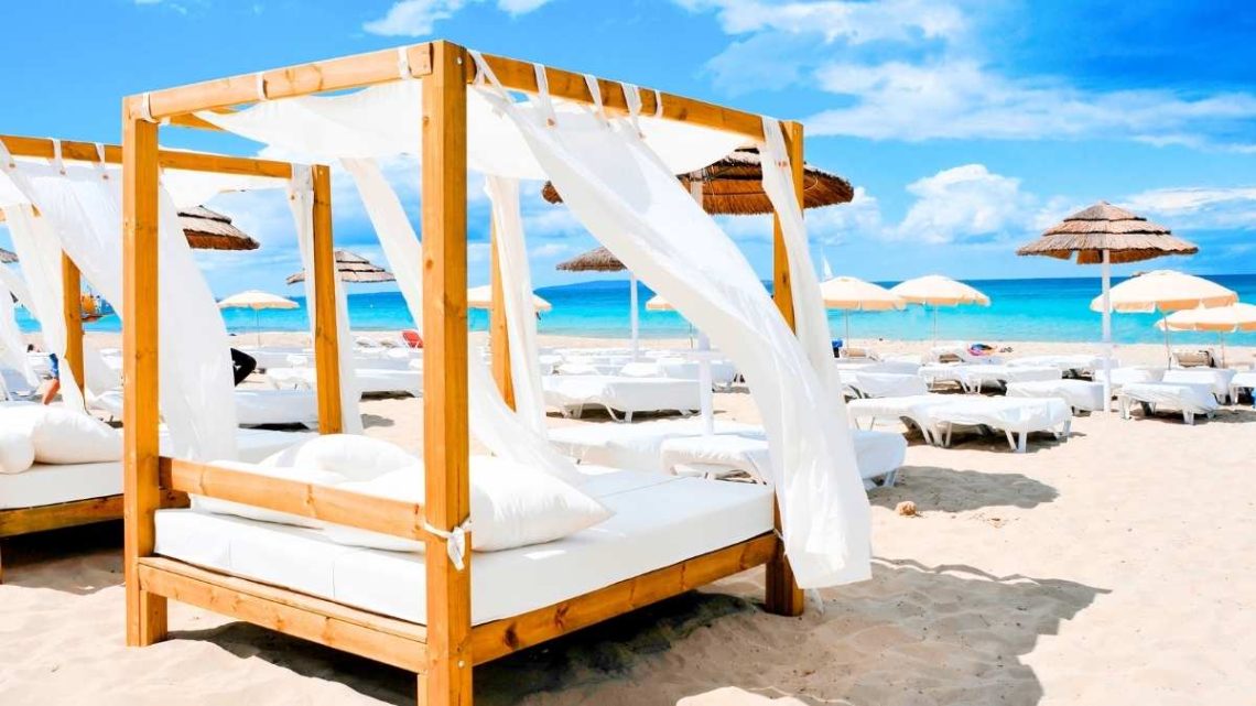 Vacances à Ibiza, nos refuges hédonistes pour déconnecter loin de la foule