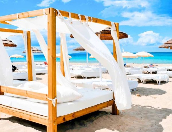Vacances à Ibiza, nos refuges hédonistes pour déconnecter loin de la foule