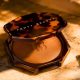Fenty Beauty réinvente le bronzer avec cette mousse pressée à mémoire de forme