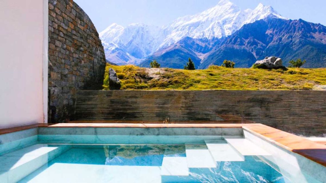 Ce refuge perdu au Népal sacré meilleur hôtel de luxe du monde en 2026
