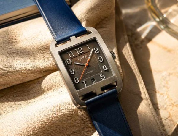 Hermès muscle sa Cape Cod en titane 41 mm à 6 150 euros pour l'été