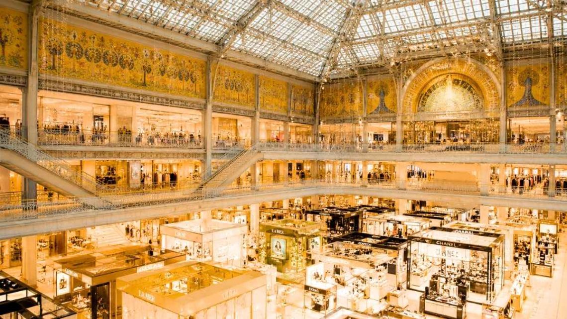 La Samaritaine Paris cache le plus grand espace beauté d'Europe sous sa verrière