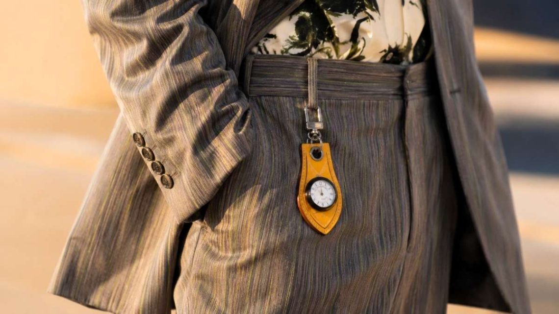 Louis Vuitton dévoile la Monterey Céramique en charm sur le défilé Homme 2027