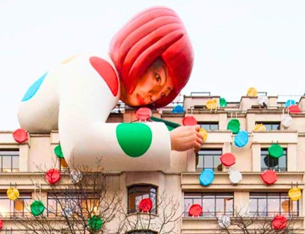 « Une légende » : Louis Vuitton rend hommage à Yayoi Kusama, disparue à 97 ans