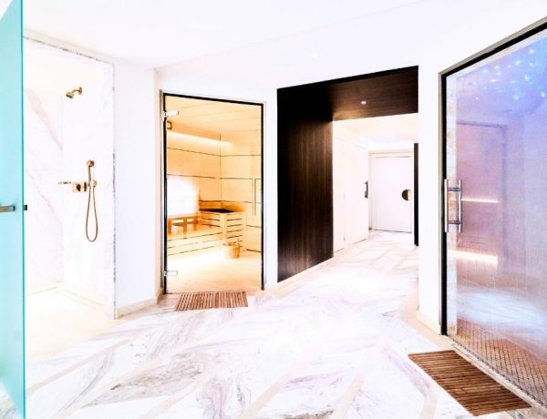 Au Carlton Cannes, La Prairie signe un soin signature de 90 minutes qui redéfinit le luxe hôtelier