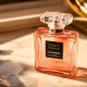 Chanel réinvente son parfum culte avec Coco Mademoiselle Crush Absolu