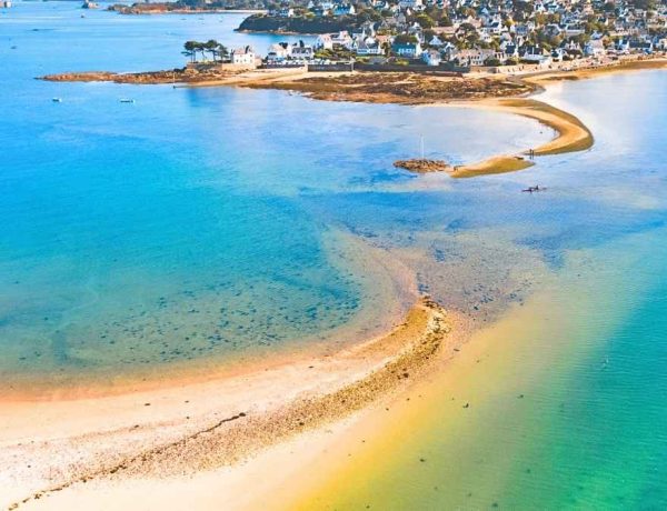 En Bretagne, cette crique de Carantec sacrée plus belle plage du monde en 2026