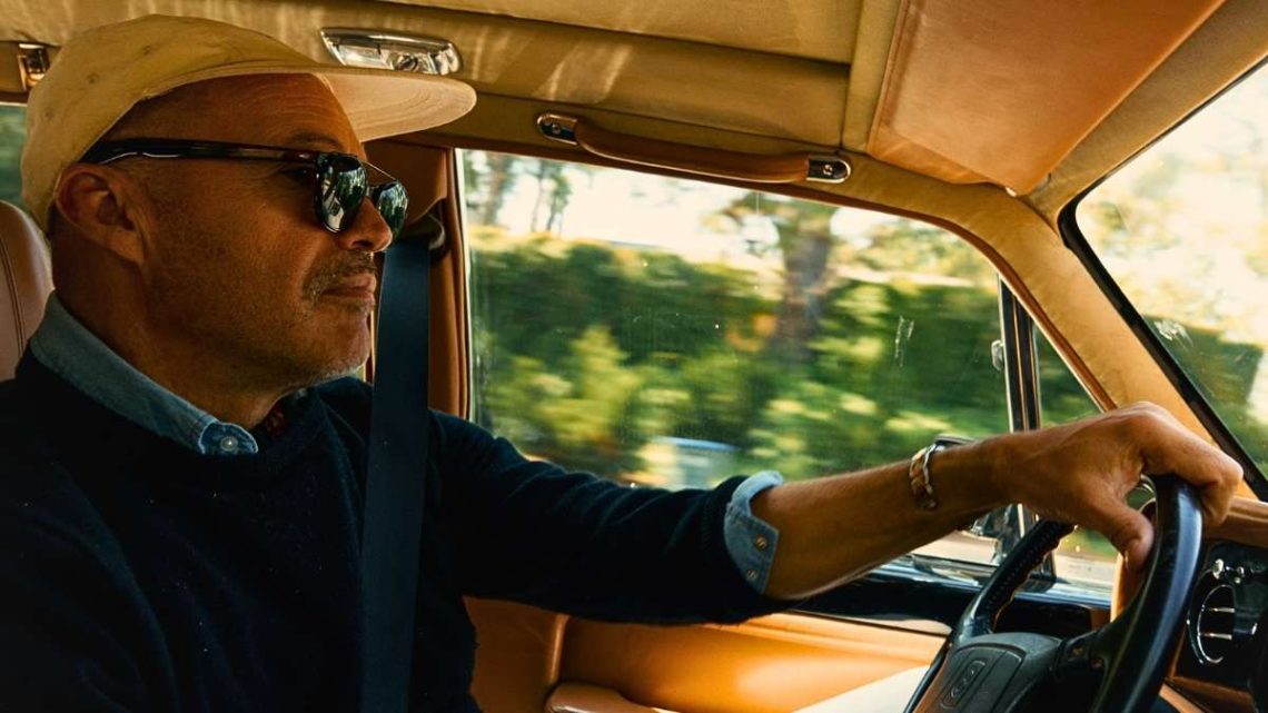 Bentley transforme son magazine en objet de collection avec Billy Zane en couverture