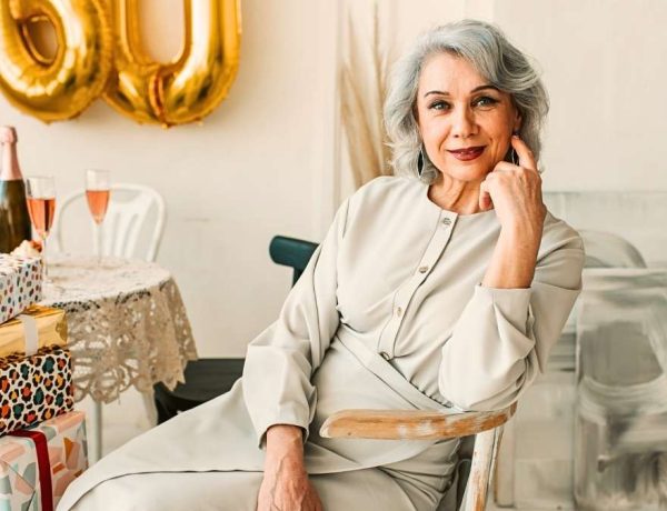 Cette crème anti-âge après 50 ans à 49,90€ cible la peau à la ménopause
