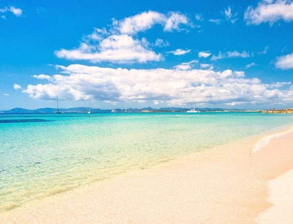 Cette plage espagnole aux eaux turquoise ressemble aux Maldives à deux pas de la France