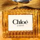 Chloé pose son nouveau parfum Le Nectar dans un coffee shop du Marais