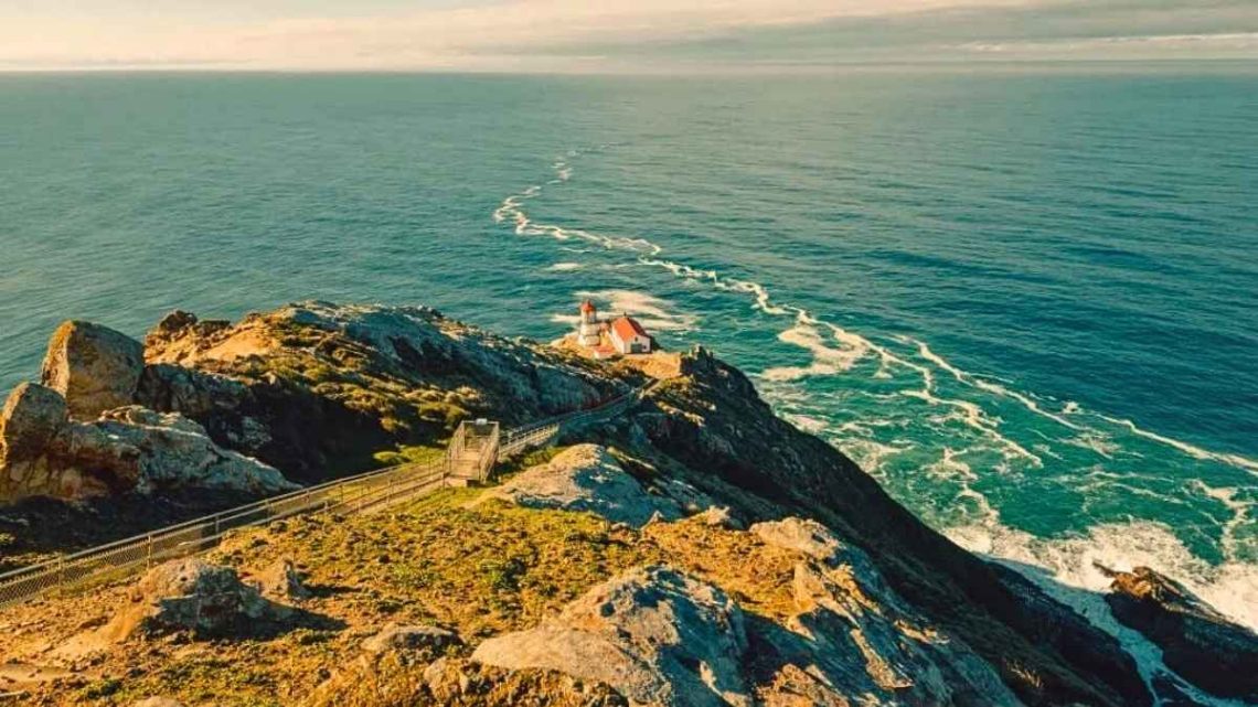 Trois mois de logement gratuit au pied d'un phare mythique de Californie