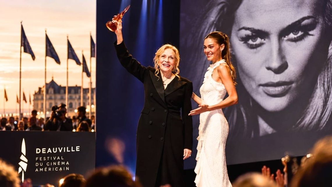 Faye Dunaway sacrée icône au festival du cinéma américain de Deauville