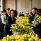 28 798 tulipes jaunes : dans les coulisses des 45 ans de Carolina Herrera