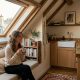 Maison Kyka transforme 22 m² à Paris en vraie maison de campagne sous les toits
